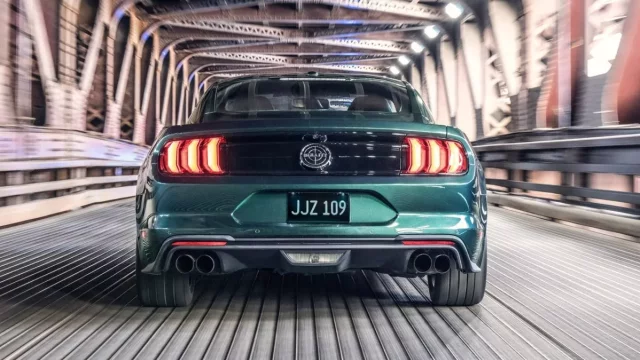Ford Mustang 2.3 EcoBoost dostal hlučnější výfuk, 5.0 V8 naopak ztichne