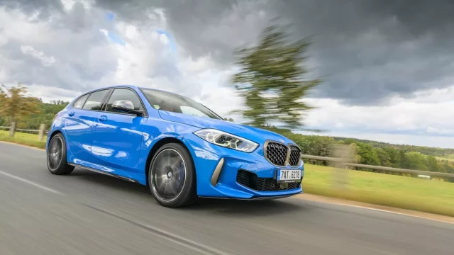 Vyzkoušeli jsme nové BMW M135i xDrive s revoluční změnou (první jízdní dojmy)