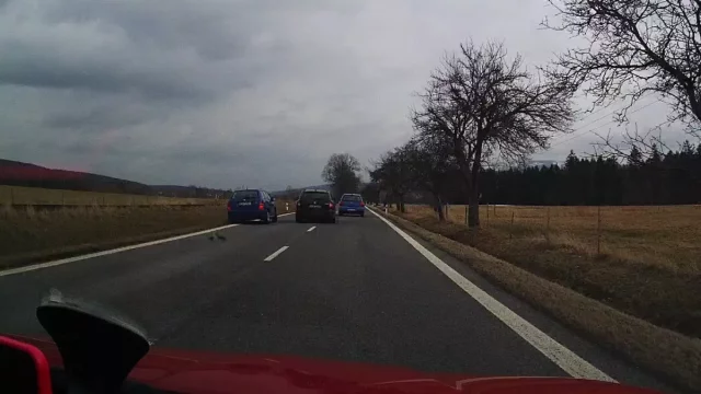 Policie pátrá po šíleném Polákovi: Ujel od vážné nehody, kterou zavinil