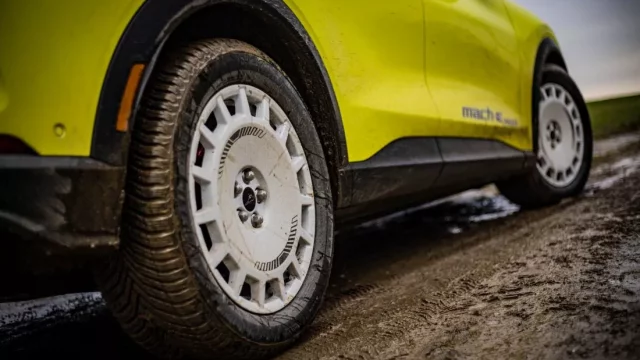 Takovýhle Enyaq nekoupíte! Vyzkoušeli jsme úžasně zbytečné elektrické SUV do terénu