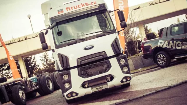 Ford Trucks vstupuje do ČR. Věděli jste, že modrý ovál vyrábí i tradiční náklaďáky?