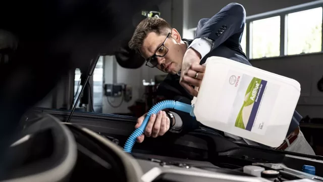 Jak doplnit AdBlue a k čemu v autě vlastně slouží?