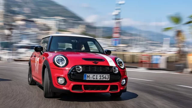 Mini přijíždí ve speciální edici oslavující legendární vítězství na Rallye Monte Carlo