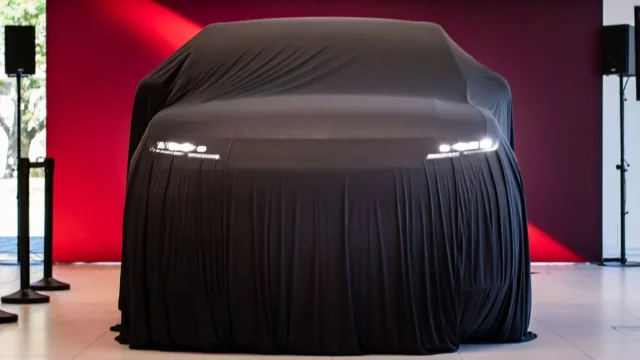 Range Rover Sport se začal prodávat v Česku. Prohlédli jsme si ho naživo