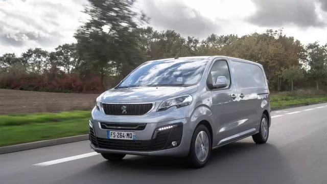 První jízda s Peugeotem e-Expert, solidní elektrickou dodávkou