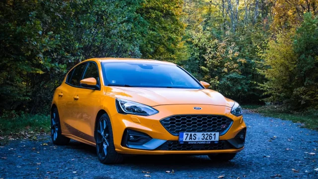 Test Ford Focus ST 2.3 EcoBoost: Král ostrých hatchbacků?