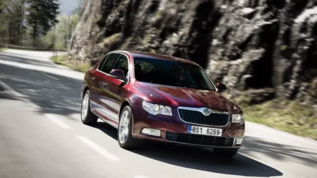 Test ojeté Škody Superb druhé generace. Potěší vás výkonem motorů i velkým vnitřním prostorem