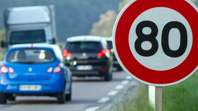Francie snižuje rychlost na okreskách, jezdit se bude již jen osmdesátkou