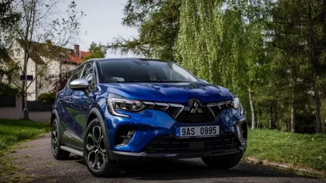 Mitsubishi ASX oblékli ve francouzském butiku. A hodně prokouklo