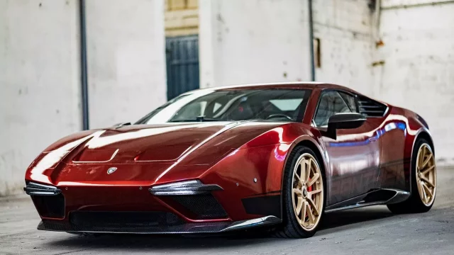 Ares Panther ProgettoUno se představuje bez maskování. Vrací zpět do módy mrkačky!