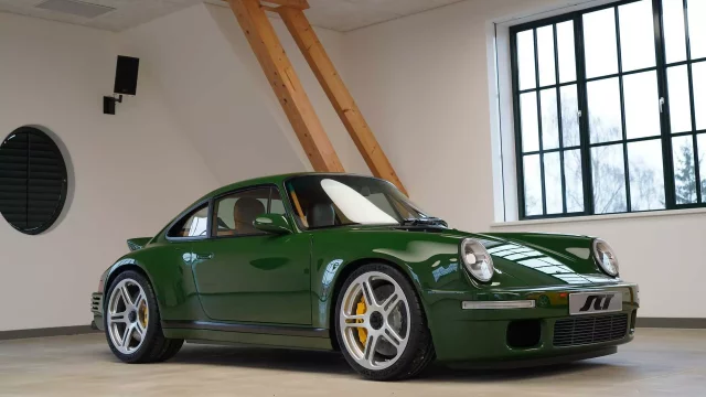 Klasické Porsche 911 vzniklo v moderním podání z karbonu jako Ruf SCR