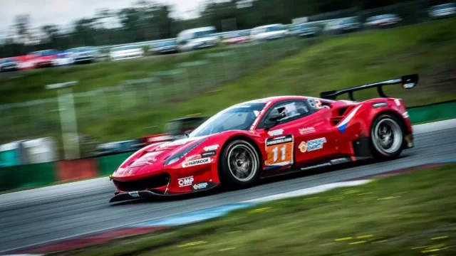 Hankook 12h Brno: Bitvu na Masarykově okruhu ovládla domácí Scuderia