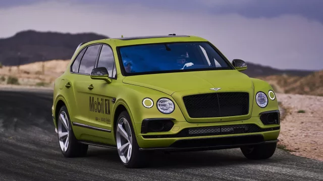 Bentley Bentayga bude na Pikes Peak řídit Rhys Millen. Padne další rekord?