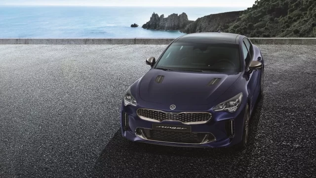 Kia Stinger přijíždí s mírným faceliftem. Nabídne hlavně hezčí interiér