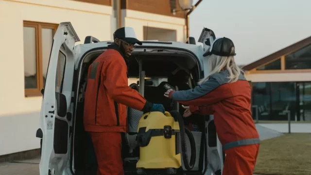 Čisté auto = krásné auto: K tomu vám pomůže ruční vysavač