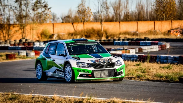 Soutěžní Škoda Fabia R5 byla poprvé nasazena čínským rally týmem