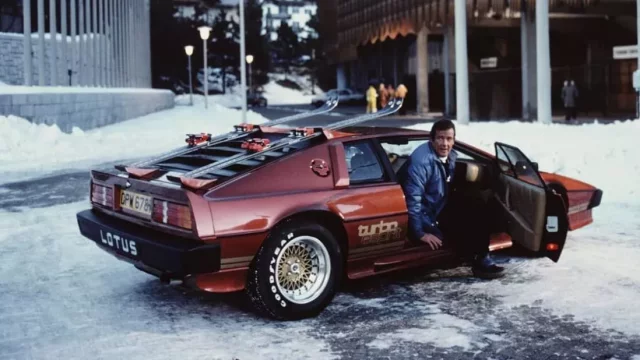 Jak správně a bezpečně přepravovat lyže nebo snowboard?