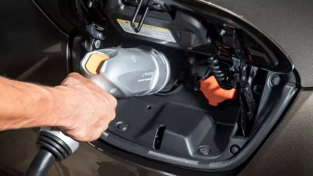 Nabídka ojetých hybridů a elektromobilů se meziročně zvýšila o více než polovinu