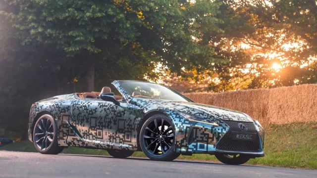 Lexus protáhl v Goodwoodu úžasný prototyp LC bez střechy. Dočkáme se výroby?