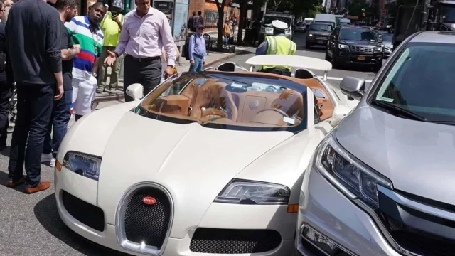 Známý herec si koupil kdysi nejrychlejší auto světa. Naboural ho za 30 minut