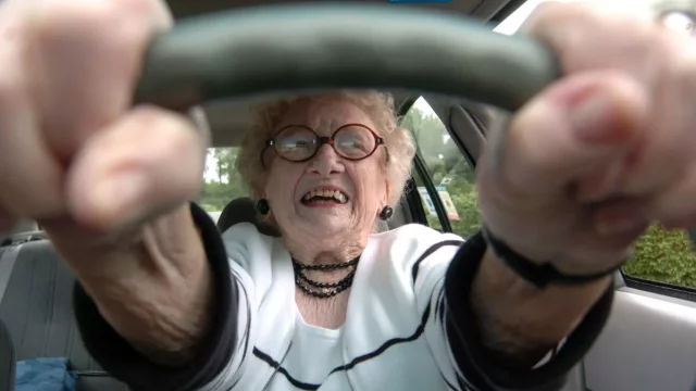 Na českých silnicích přibylo usmrcených seniorů. Meziročně o 60 % a nejvíce za posledních 10 let!