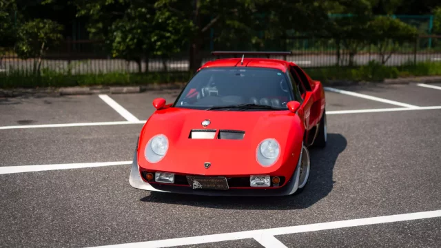 Lamborghini Miura SVR v minimalistickém balení? Kdepak, tohle je naprostá japonská vzácnost