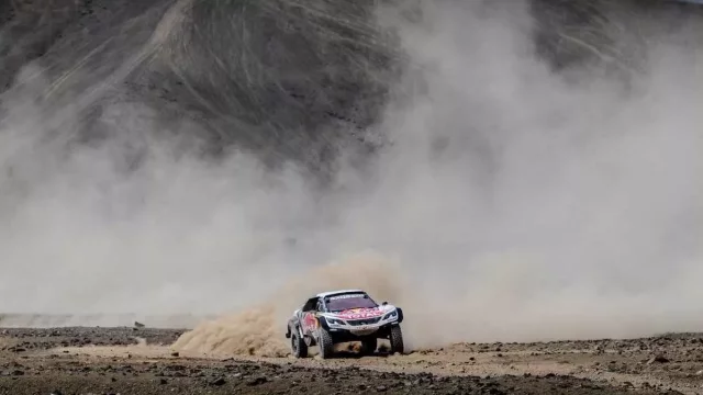 Peugeot 3008DKR MAXI ve startovních blocích