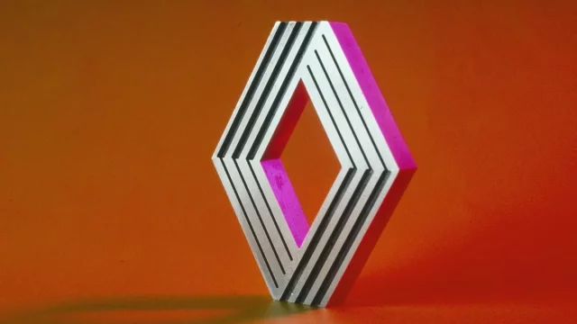 Renault a jeho loga: Proč měl ve znaku tank a jak vznikl slavný kosočtverec?