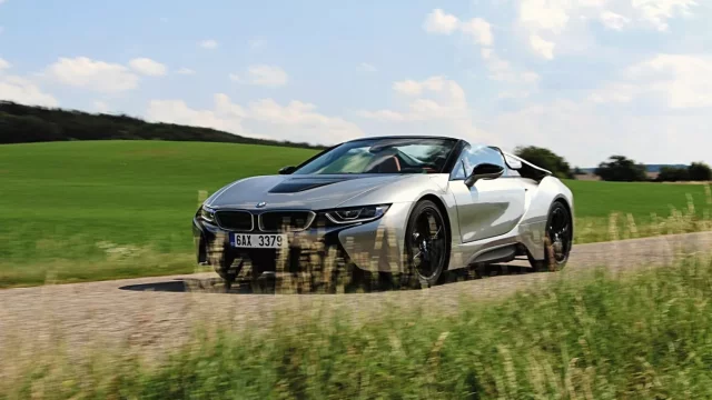 Test BMW i8 Roadster: Supersport budoucnosti