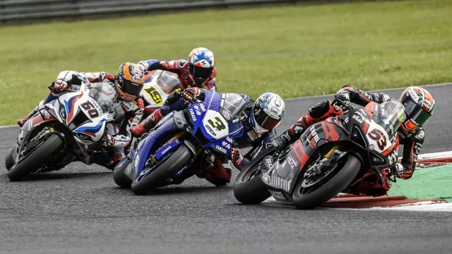 Premiéra mistrovství světa superbiků se v Mostě vydařila