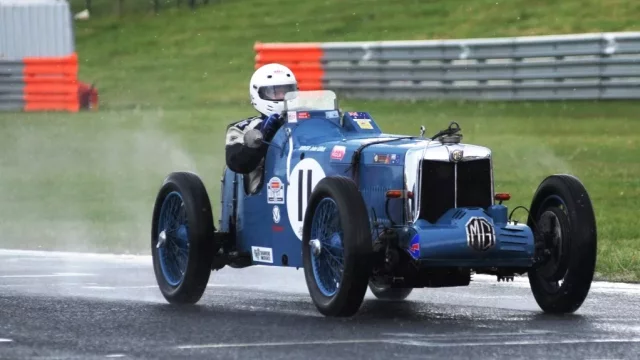 Autodrom Most testuje další možné protihlukové opatření. Decibely možná potlačí obyčejná voda