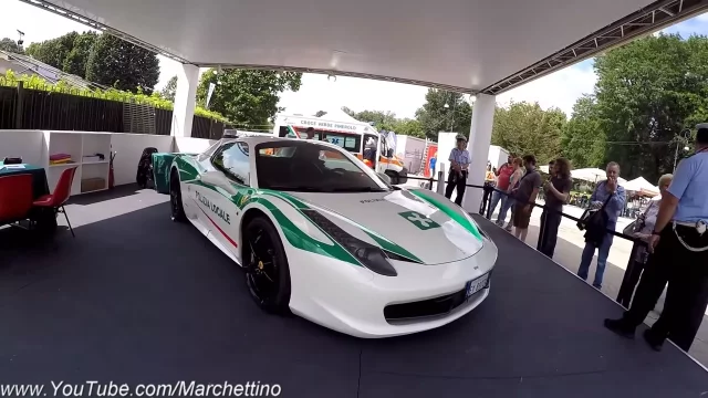 Ferrari 458 Spider z garáže mafie slouží u italské policie