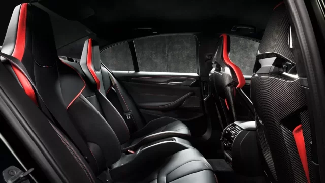 Němci odhalili silniční raketu pro čtyři, vzadu má lepší skořepinové sedačky než Octavia RS vpředu