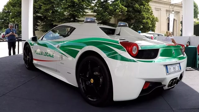 Ferrari za necelých 1 500 korun? Italská policie jedno takové pořídila