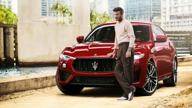 Zahodil slavnou penaltu, teď se stává tváří luxusní italské automobilky