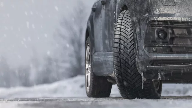 Jak zpomalit opotřebení zimních pneumatik? Experti poradí, co rozhodně nedělat