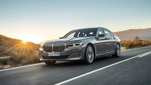 BMW řady 7 se v budoucnu kromě V12 rozloučí i s V8. Nejsilnější verze bude elektromobil