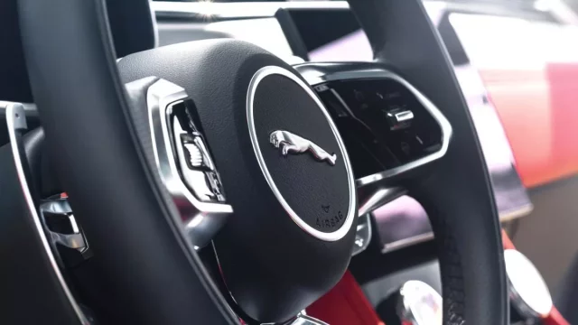 První luxusní značka prodlužuje záruku svých vozů ze tří na pět let