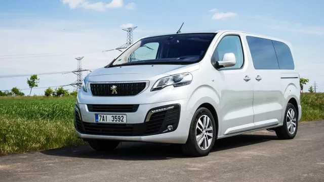 Peugeot Traveller 2.0 BlueHDI 180: Co se nám (ne)líbí