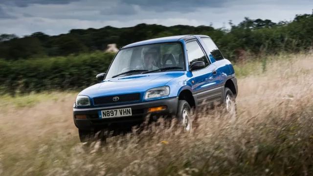 Zakladatel dnes tolik populárních SUV slaví úspěch. Vzniklo 10 milionů „Ravek“