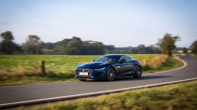 Test Jaguaru F-Type P450, elegána s duší raubíře