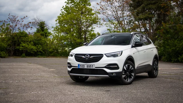 Test Opelu Grandland X 1.5 CDTI, nenápadně vyhlížejícího pomocníka