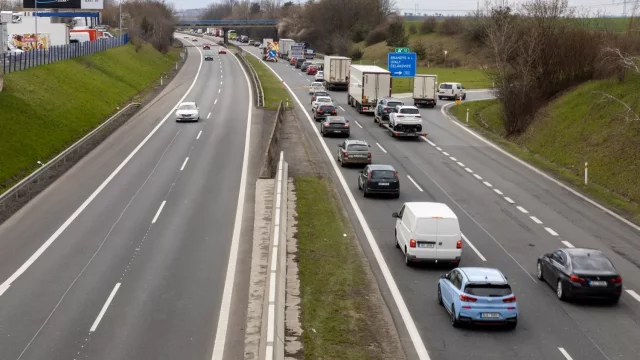 Ušetřete na elektronické dálniční známce. Neutrácejte více, než je nutné, radí Ministerstvo dopravy
