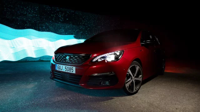 Peugeot 308 GT 1.6 THP 205: Usrkáváč benzínu