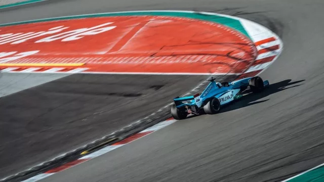 Usedněte za volant Formule 1 na okruhu Portimão