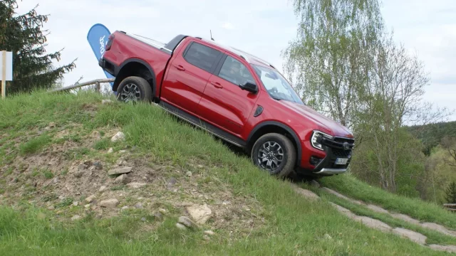 Ford Ranger Wildtrak: Stylový pracant, který se nezalekne terénu ani silnice (první jízdní dojmy)