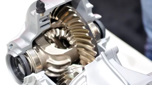 Jak funguje diferenciál? Záhadné zařízení, bez něhož by auto vůbec nezatočilo!