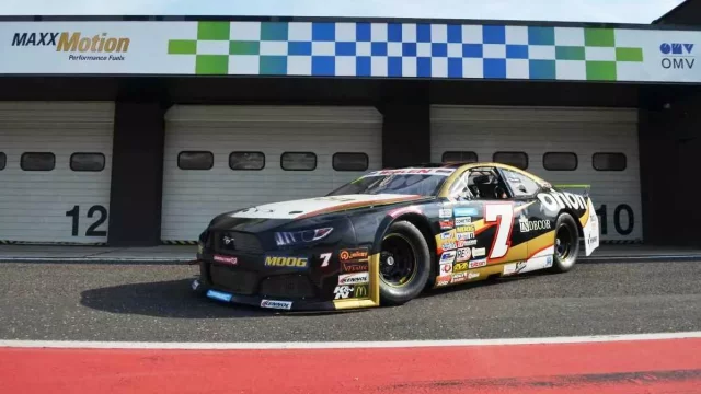 Na co jezdí speciály NASCAR? To samé můžete natankovat do svého auta