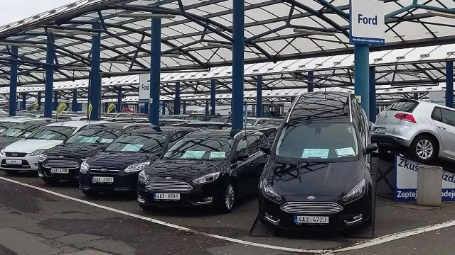 Nájezd zánovní ojetin se snížil, cena zůstává stejná