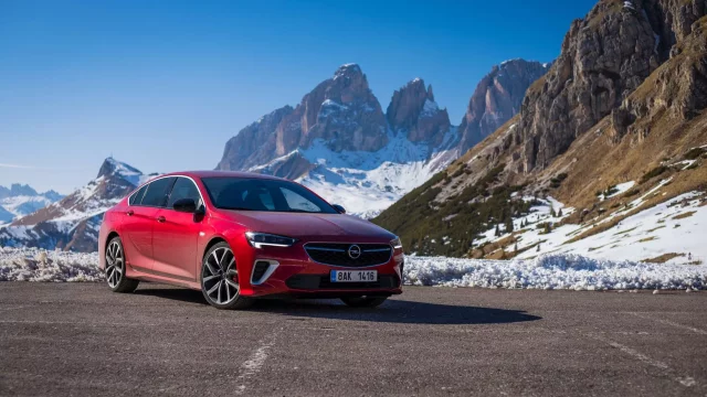 Test Opelu Insignia GSi 2.0 Turbo: Rozlučka na úžasném Passo Pordoi